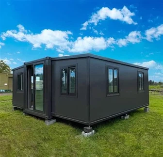Rumah Kontainer Pengiriman Hitam